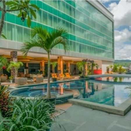 Claro Hotel Kendari Kültér fotó