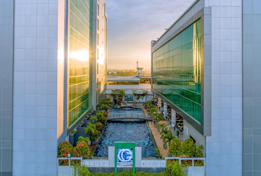 Claro Hotel Kendari Kültér fotó
