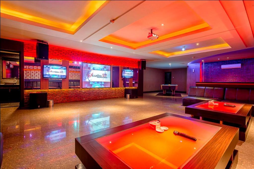 Claro Hotel Kendari Kültér fotó