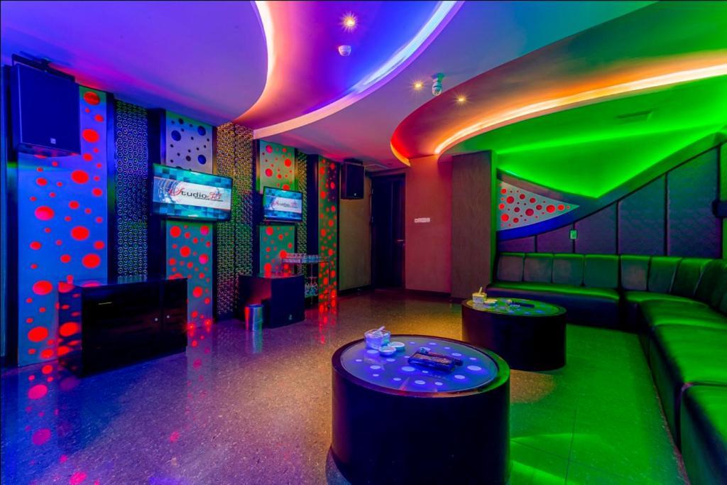 Claro Hotel Kendari Kültér fotó