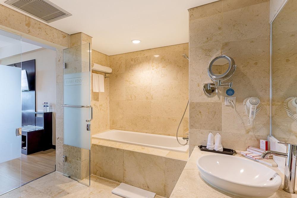 Claro Hotel Kendari Kültér fotó