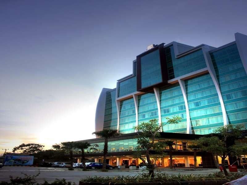 Claro Hotel Kendari Kültér fotó