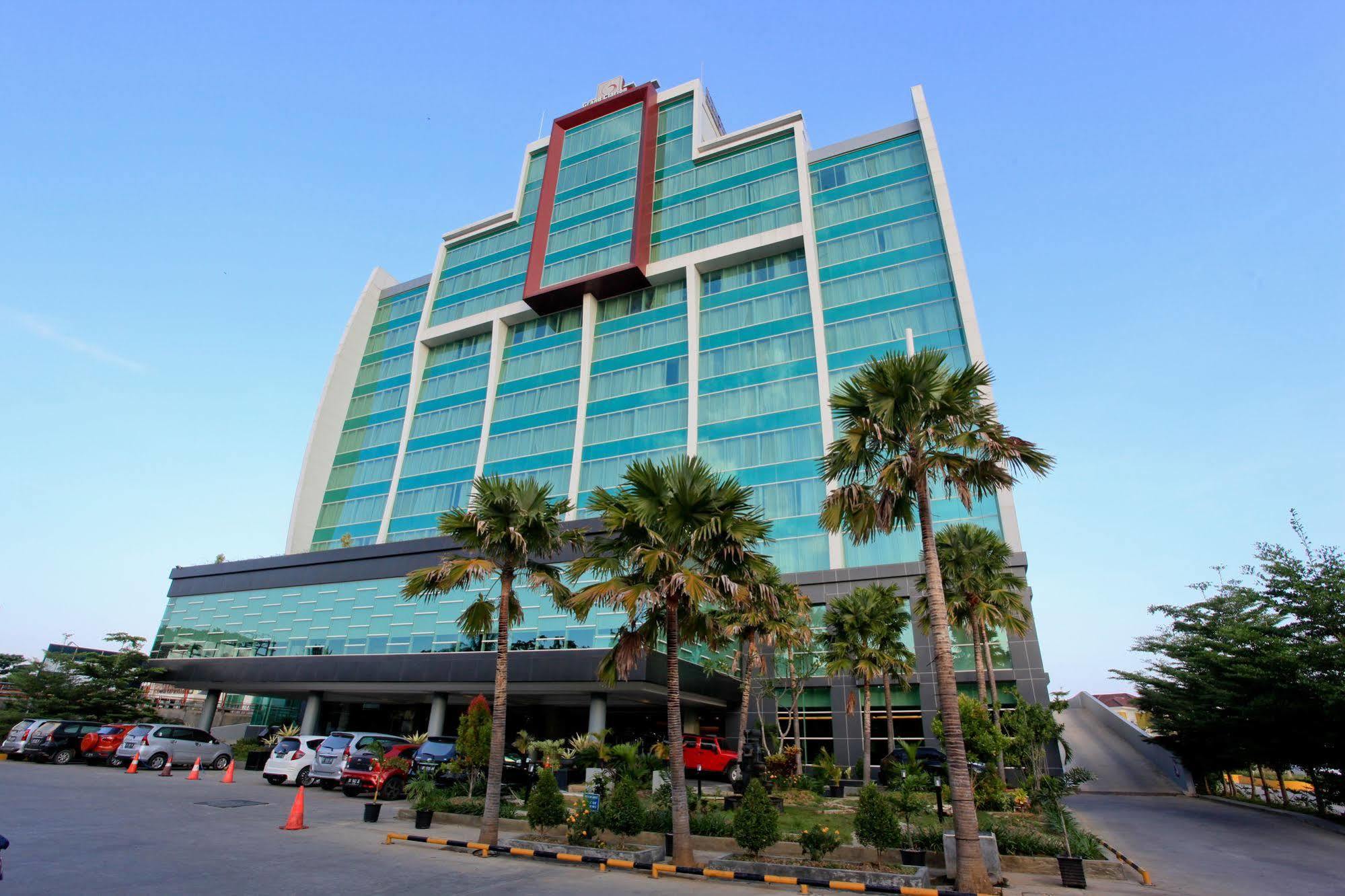 Claro Hotel Kendari Kültér fotó